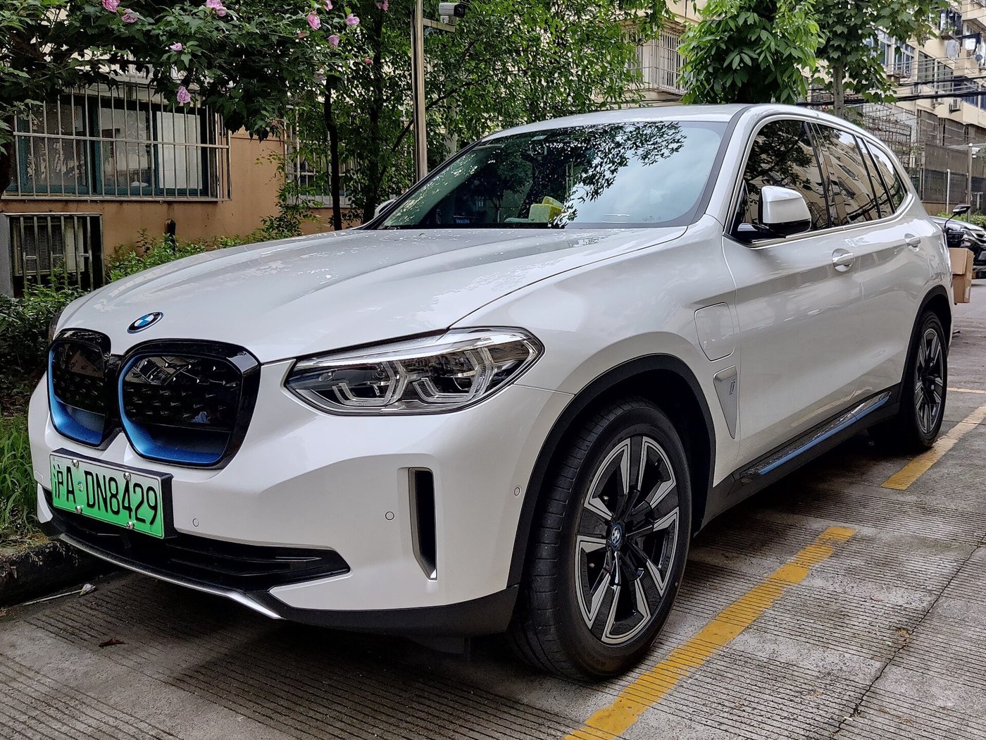 BMW iX3